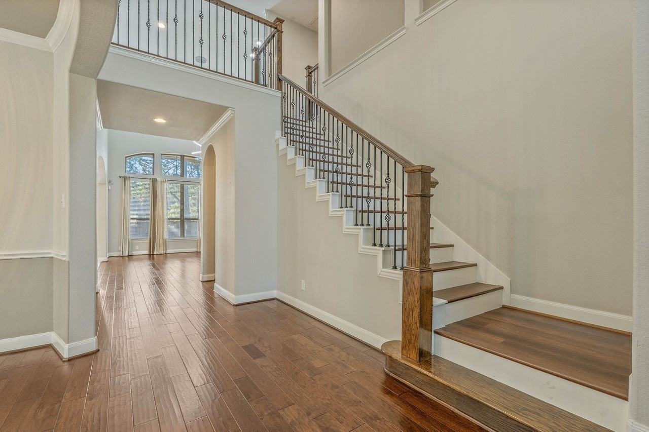 166 Lindenberry Cir - Photo 7 of 43