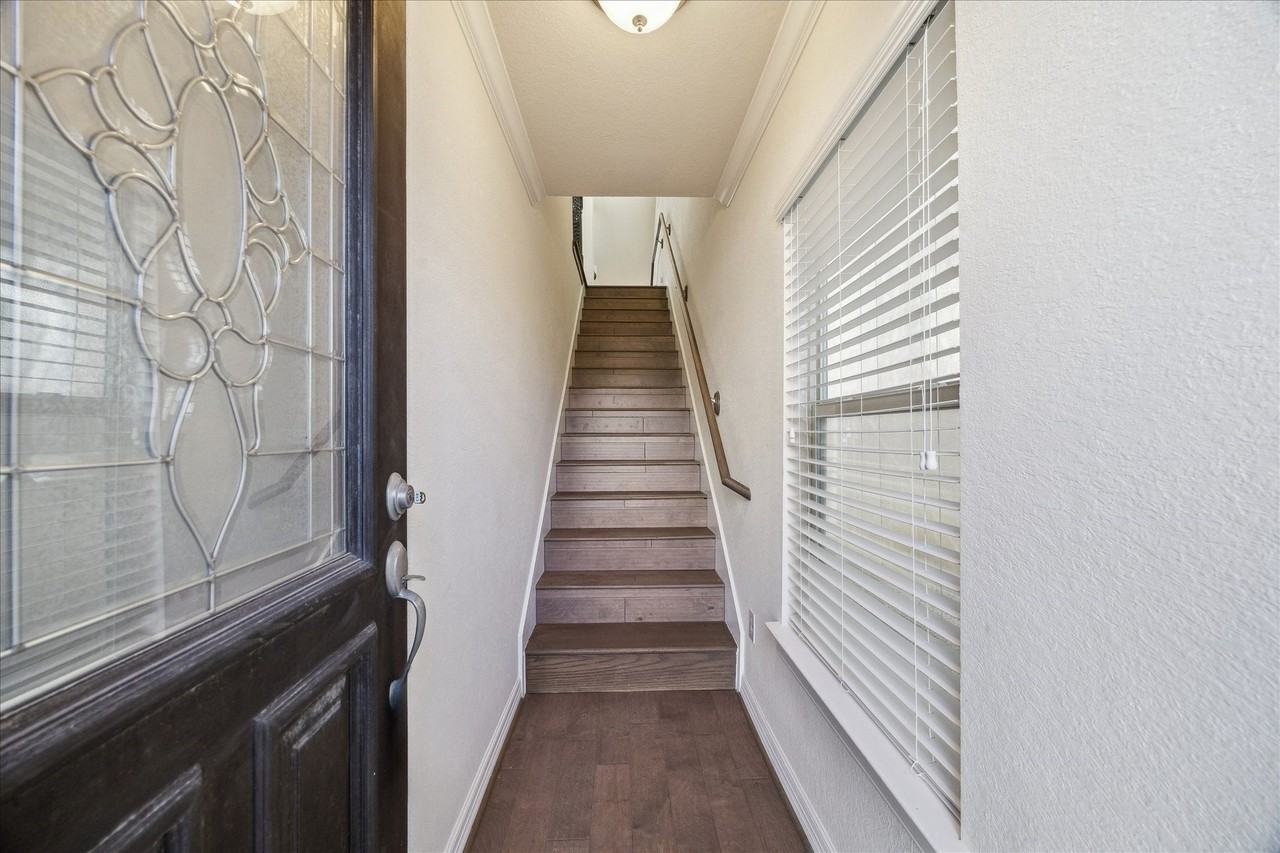 10709 Madden Oaks Pl - Photo 2 of 31