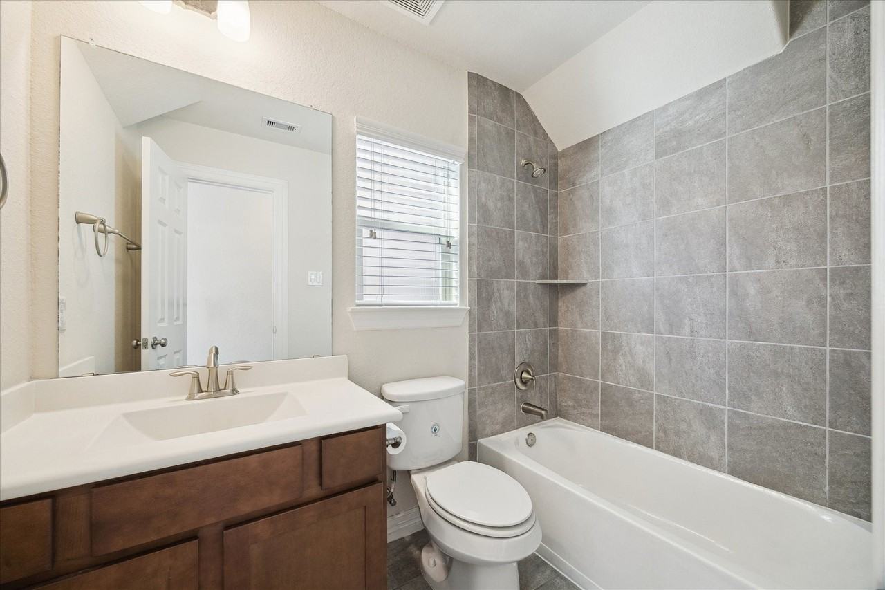 10709 Madden Oaks Pl - Photo 6 of 31