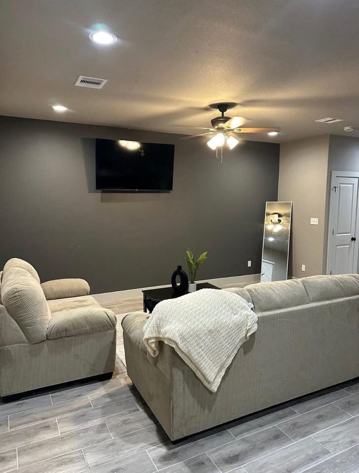 340 N 9th St - Photo 4 of 15