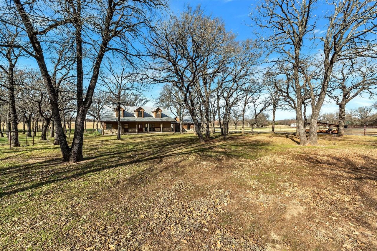 131 County Road 4680 - Photo 3 of 40