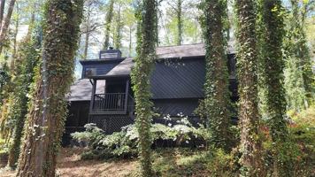 featured image of 4621 Kings Crossing Dr Ne