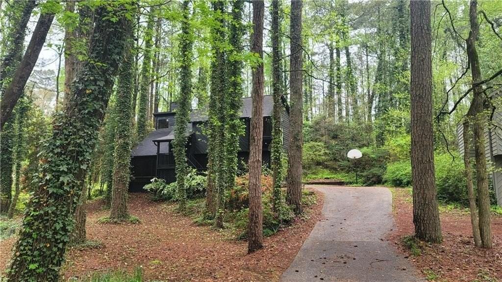 4621 Kings Crossing Dr Ne - Photo 2 of 31