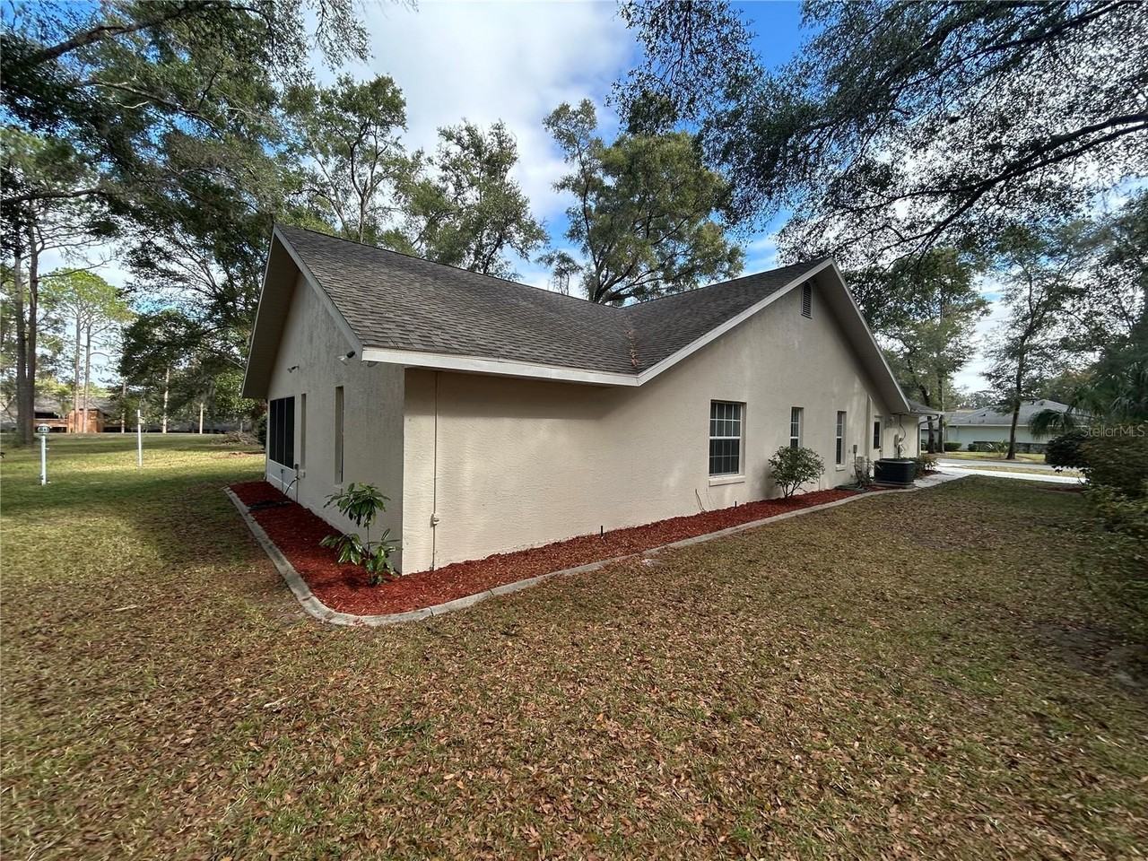8448 Sw 196th Avenue Rd - Photo 4 of 32