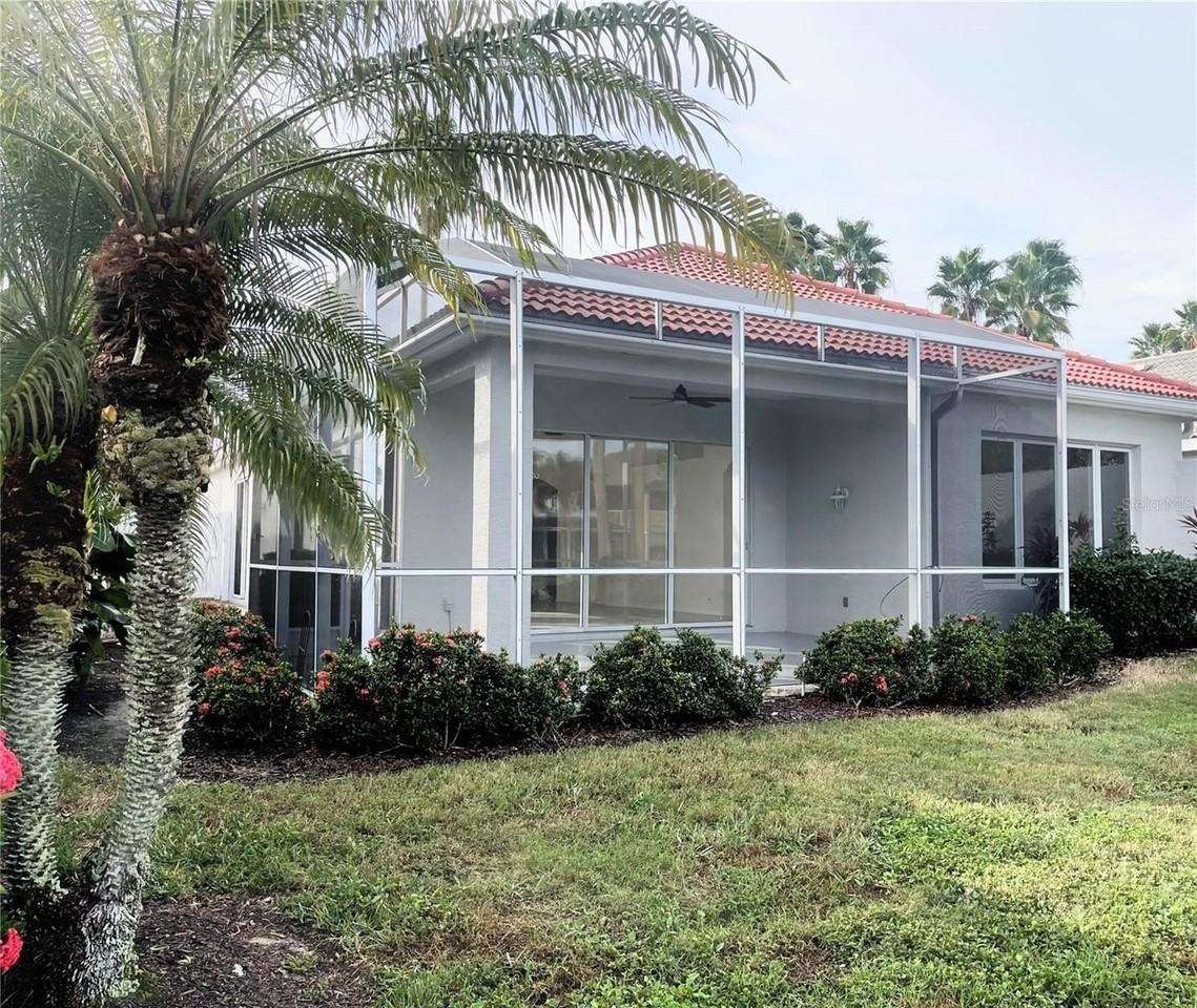 8515 53rd Pl E - Photo 3 of 36