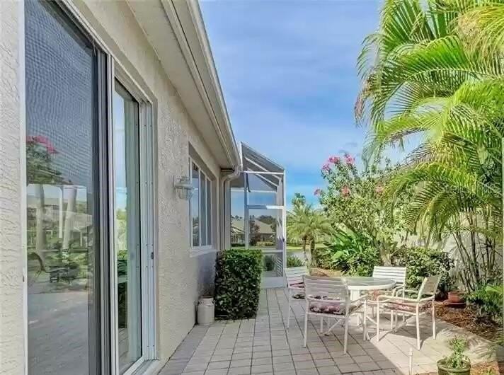 8515 53rd Pl E - Photo 4 of 36