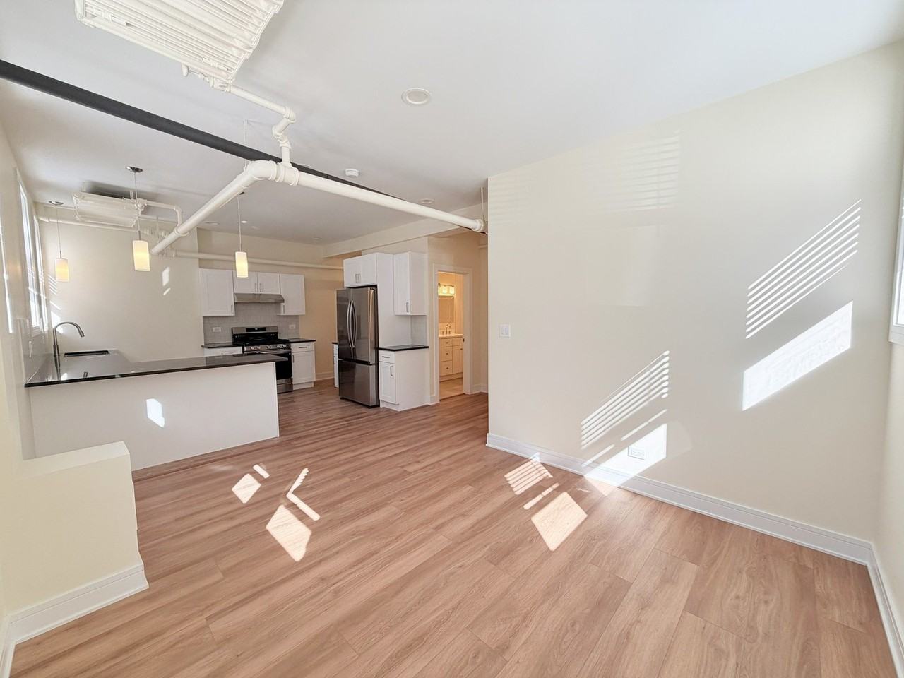 3927 N Pine Grove Ave Unit G #G - Photo 5 of 16