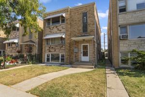 featured image of 2517 N Laramie Ave Apt 2 #2