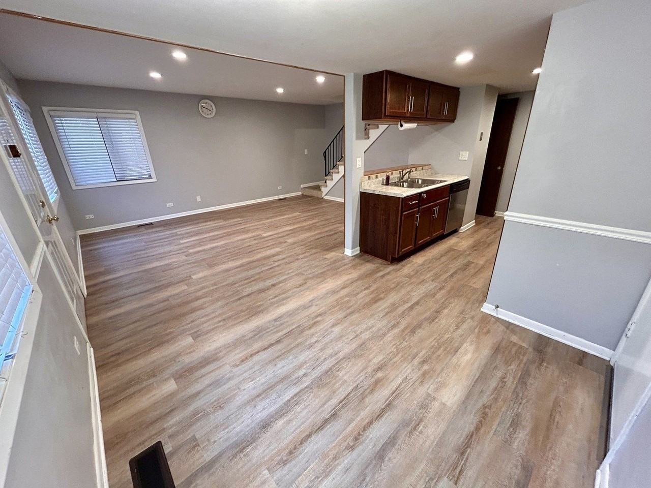 2S723 Winchester Cir E Unit 3 #3 - Photo 6 of 15