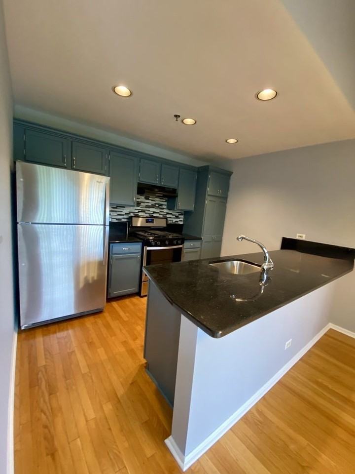 5S510 Scots Dr Apt G #G - Photo 5 of 15