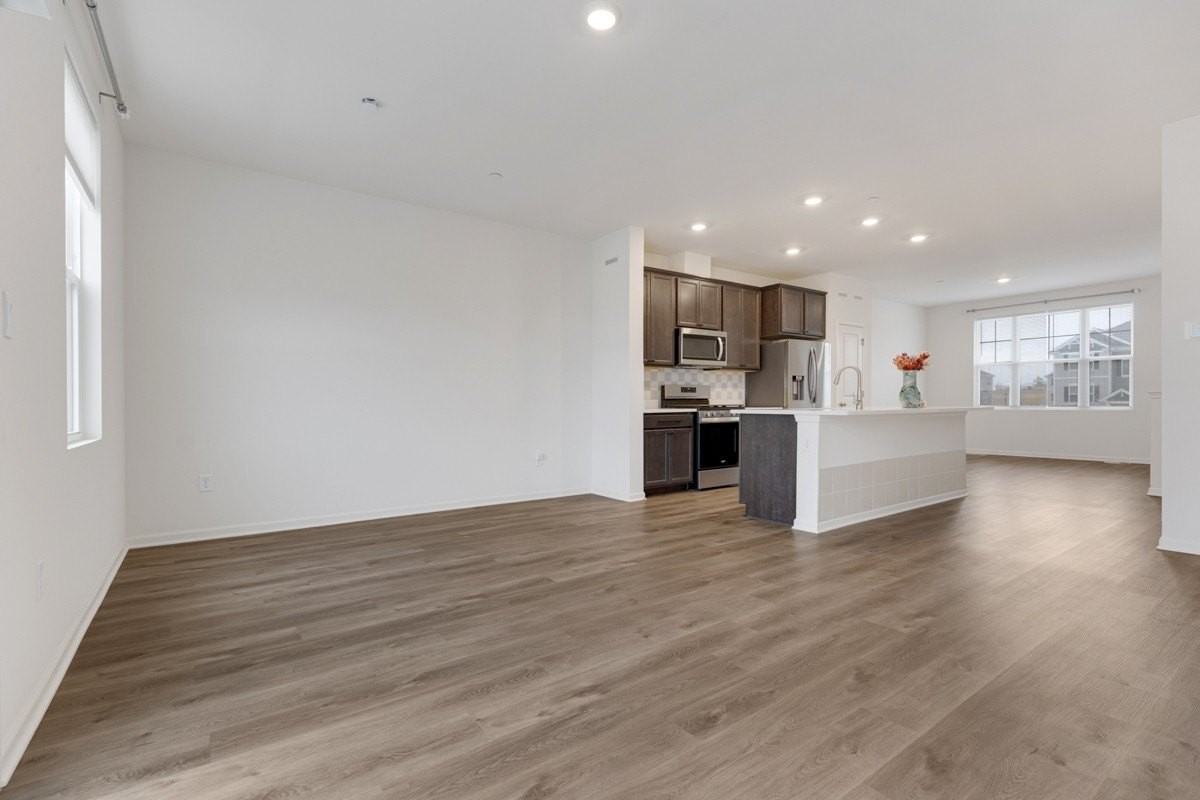 2016 Yellowstone Blvd - Photo 4 of 26