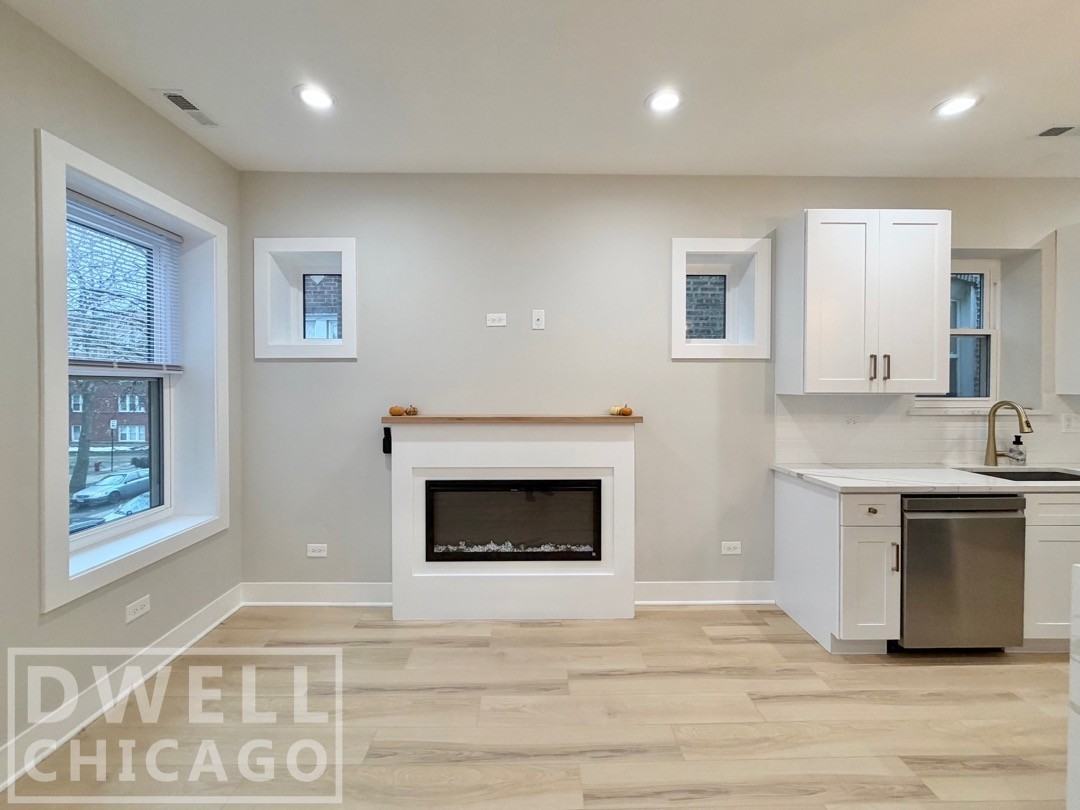 4908 N Rockwell St #2 - Photo 7 of 30