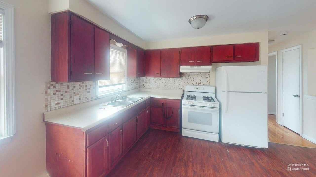 875 E 87th Pl Apt 3w #3W - Photo 5 of 10