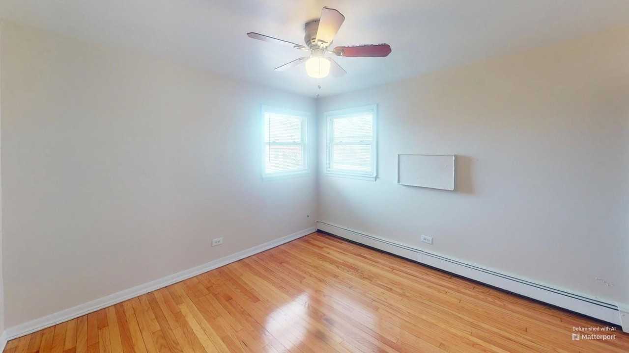 875 E 87th Pl Apt 3w #3W - Photo 7 of 10