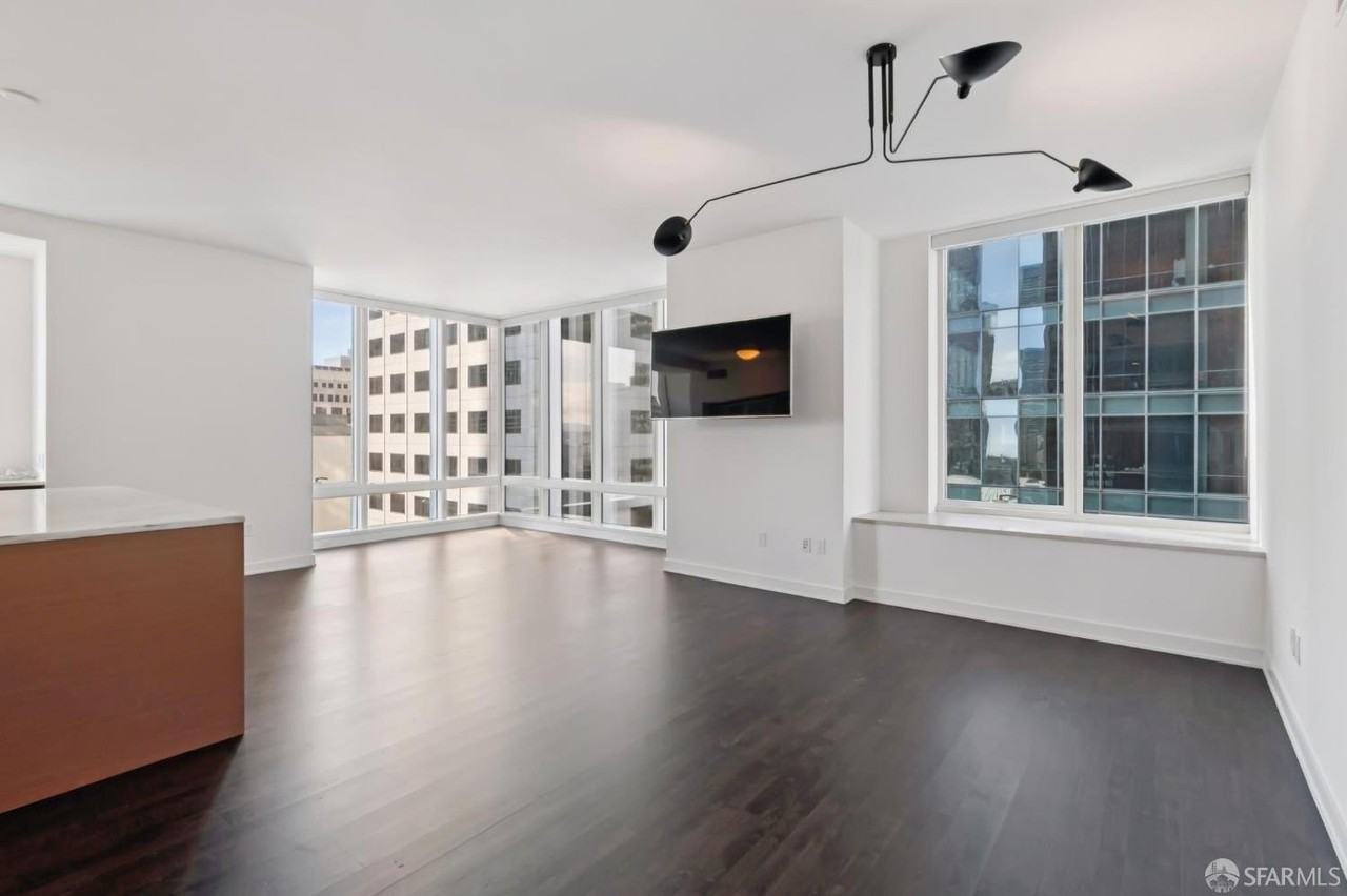 301 Mission St Apt 30a #30A - Photo 7 of 33