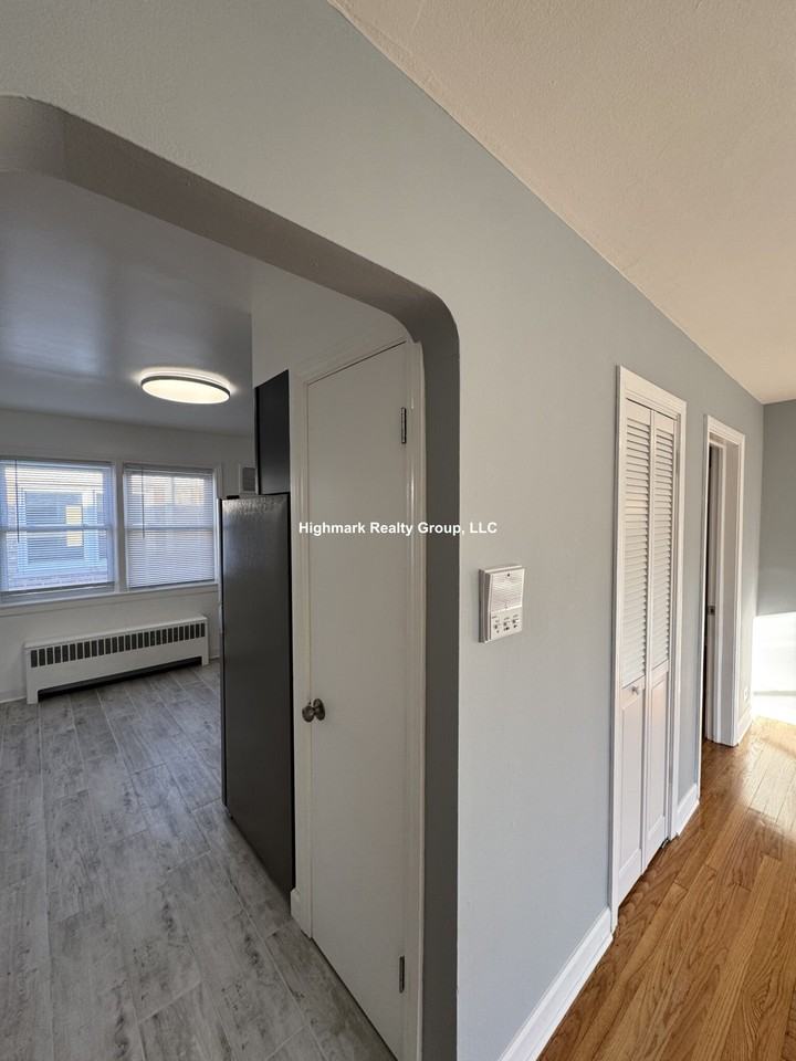2752 W North Shore Ave #1W - Photo 6 of 10