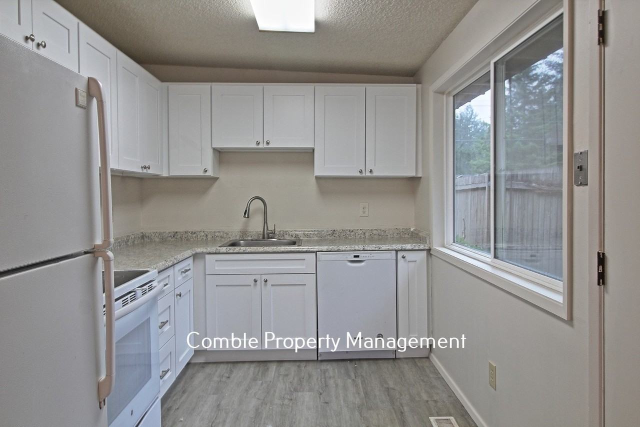 426 164th Ave Ne - Photo 2 of 13