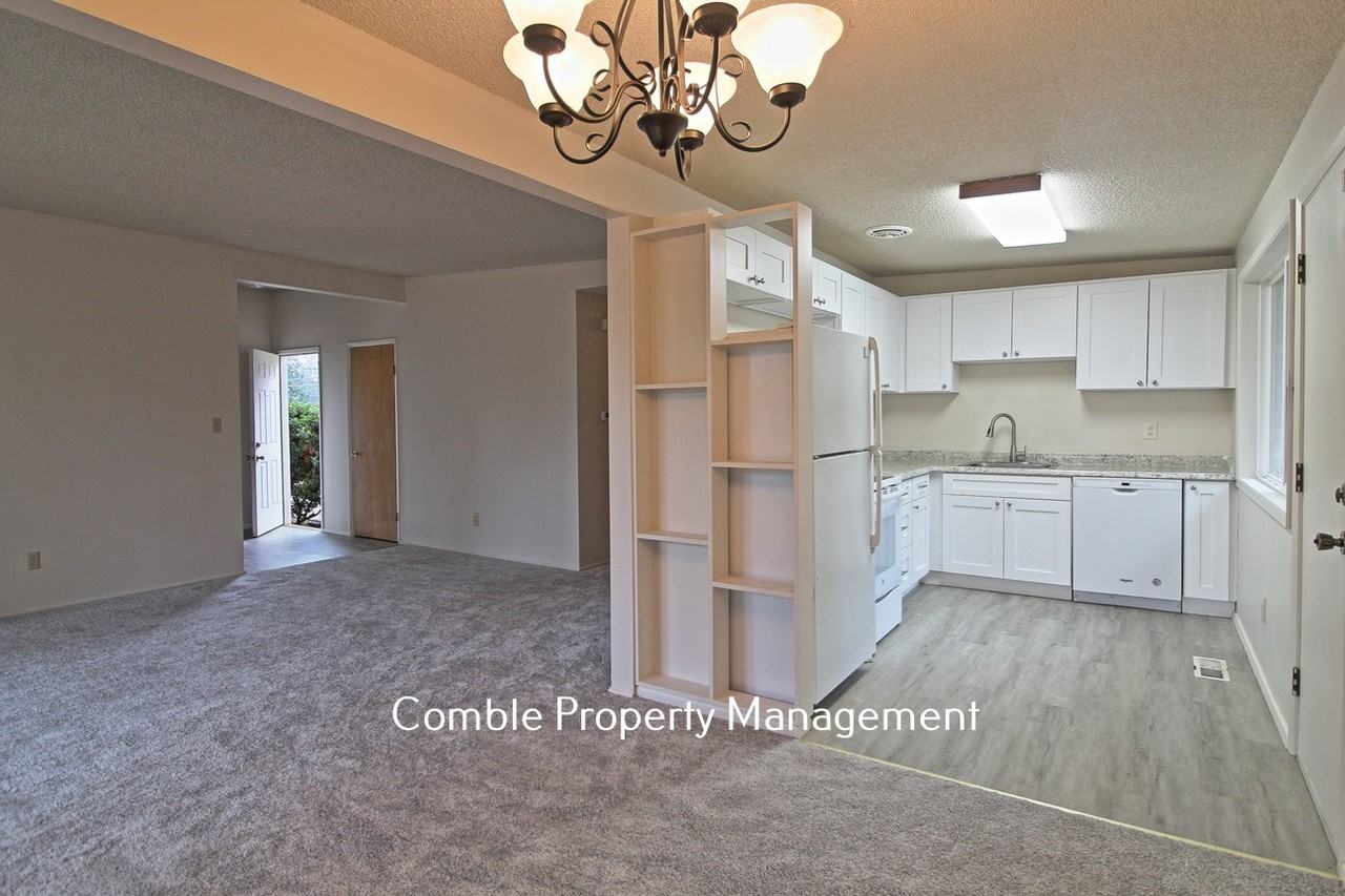 426 164th Ave Ne - Photo 3 of 13