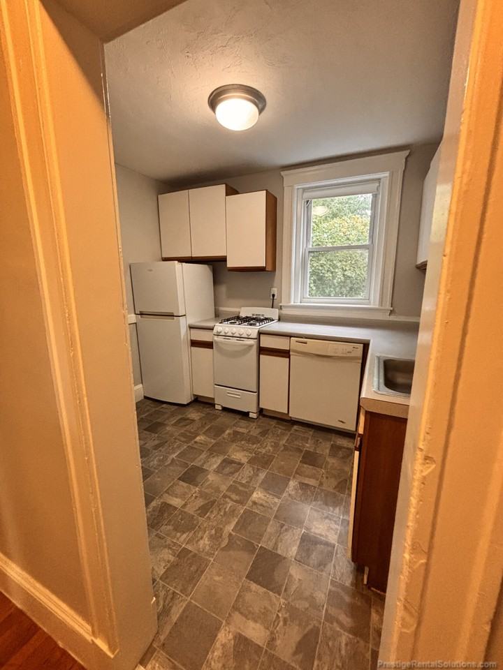 Russell St #25 - Photo 2 of 27