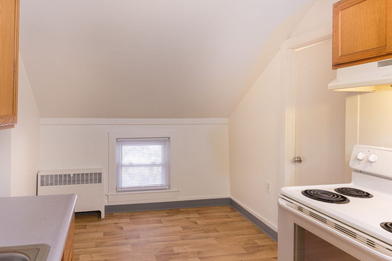 12 Central Street - Photo 5 of 26