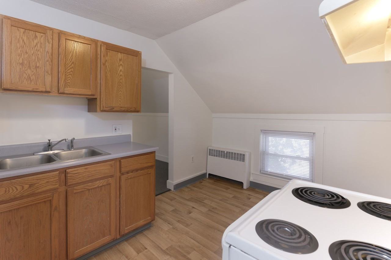 12 Central Street - Photo 6 of 26