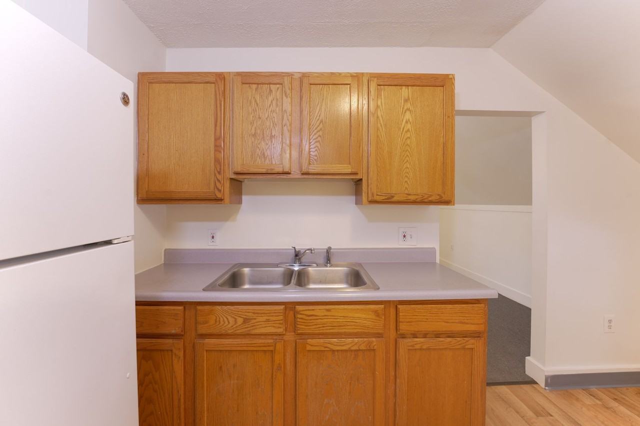 12 Central Street - Photo 7 of 26