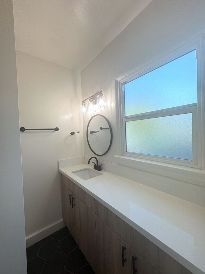 1704-1732 N. Sierra Bonita Ave. - Photo 3 of 15