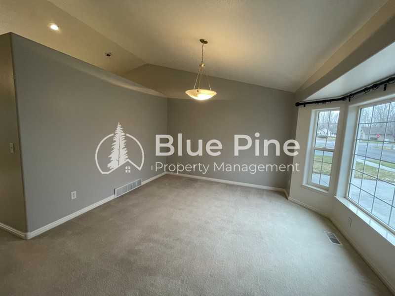 3863 Ridgeview Cir - Photo 2 of 28
