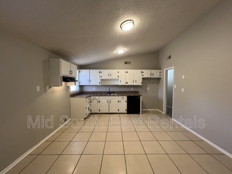 2979 Brandale St - Photo 4 of 24