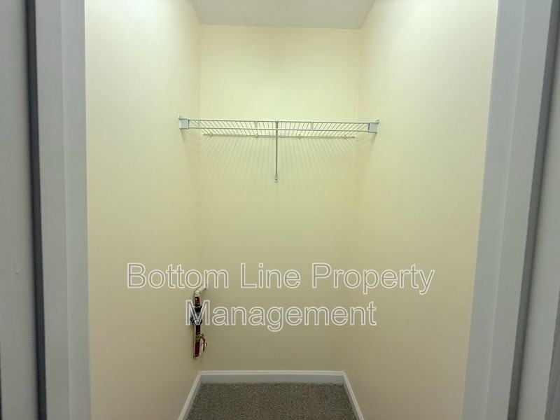 13031 Bullock Greenway Blvd - Photo 6 of 34