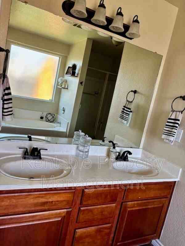 12352 Silver Mist Trl - Photo 3 of 15