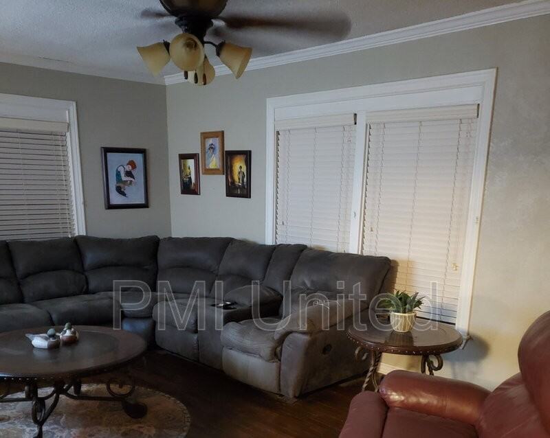 509 Bryan St - Photo 5 of 24