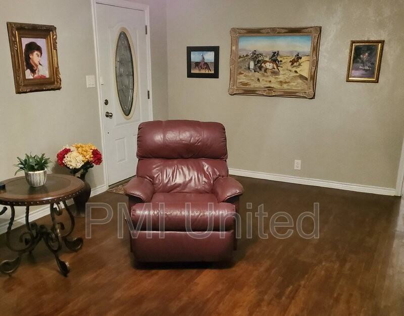 509 Bryan St - Photo 7 of 24