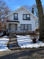 featured image of 4025 N Kenwood Ave