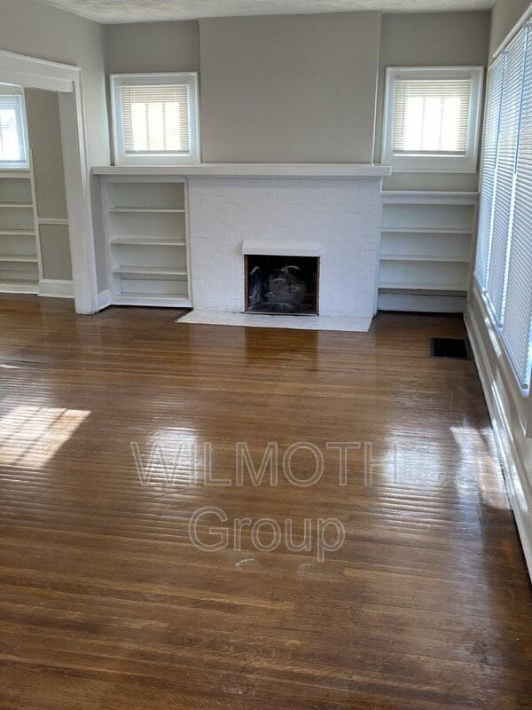 4025 N Kenwood Ave - Photo 3 of 17