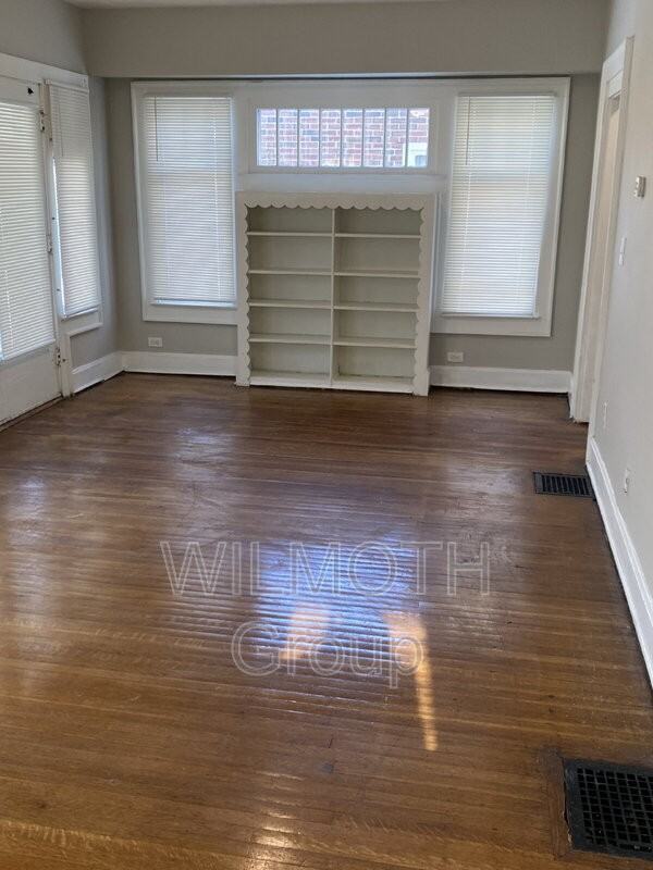 4025 N Kenwood Ave - Photo 4 of 17