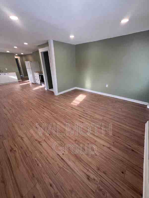 2530 N Temple Ave - Photo 3 of 10