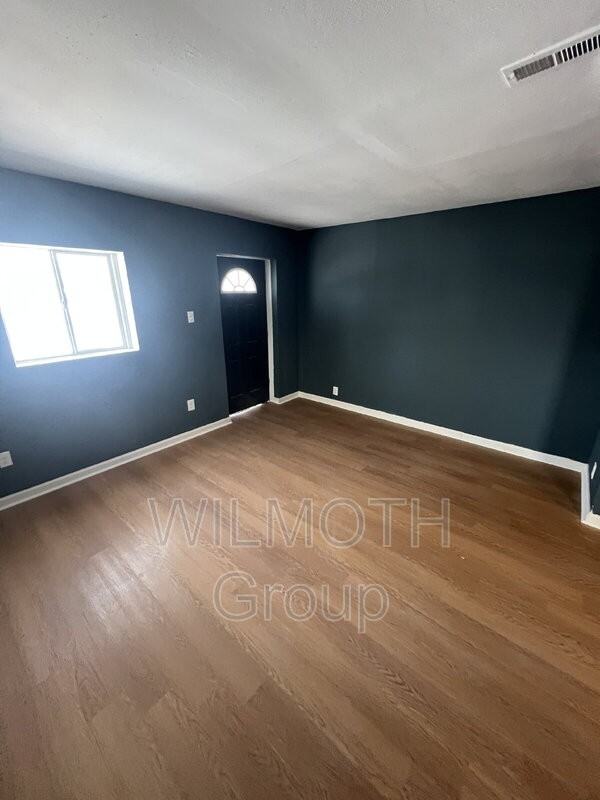 2532 N Temple Ave - Photo 4 of 13