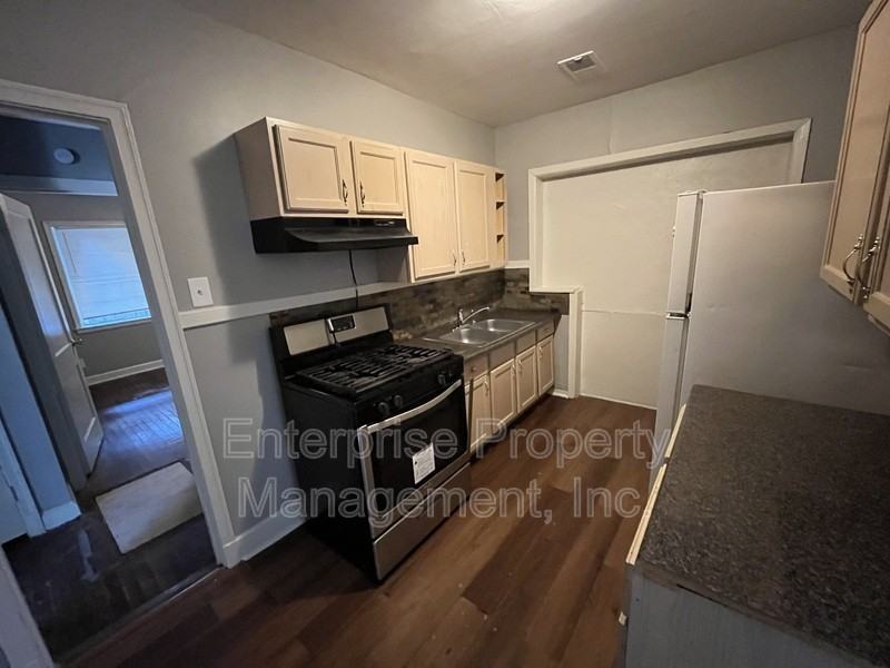 1041 Railton Rd - Photo 4 of 14