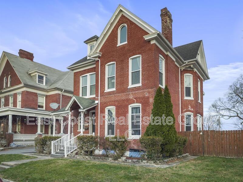 448 Summit Ave - Photo 2 of 44