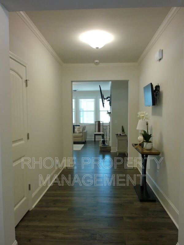 9926 Stretford Rd - Photo 2 of 41