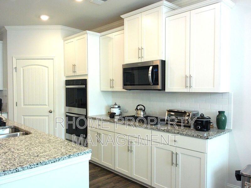 9926 Stretford Rd - Photo 6 of 41