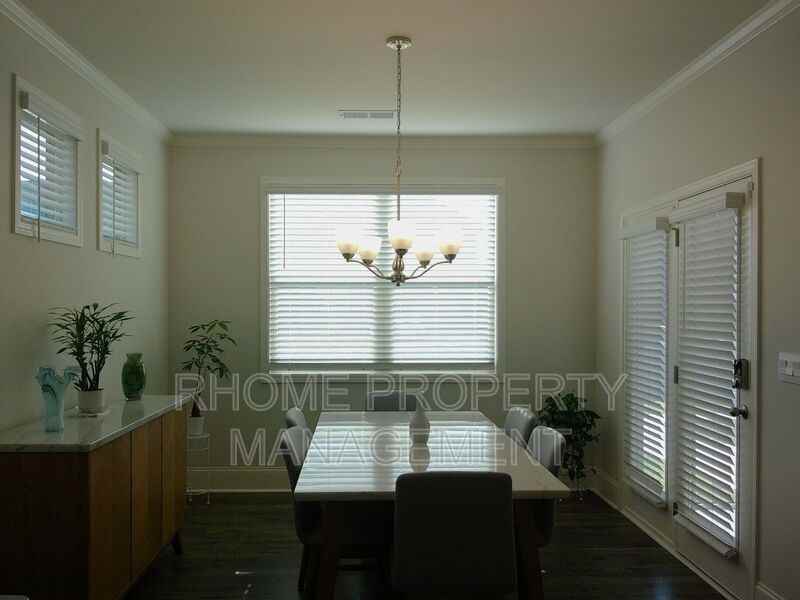 9926 Stretford Rd - Photo 7 of 41