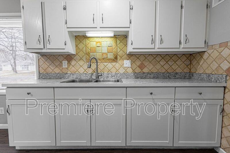 7607 E 110th St - Photo 4 of 16