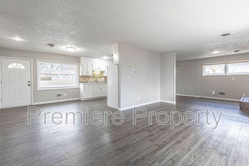 7607 E 110th St - Photo 6 of 16