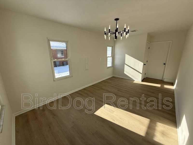 103 Garden Heights Ave - Photo 6 of 9