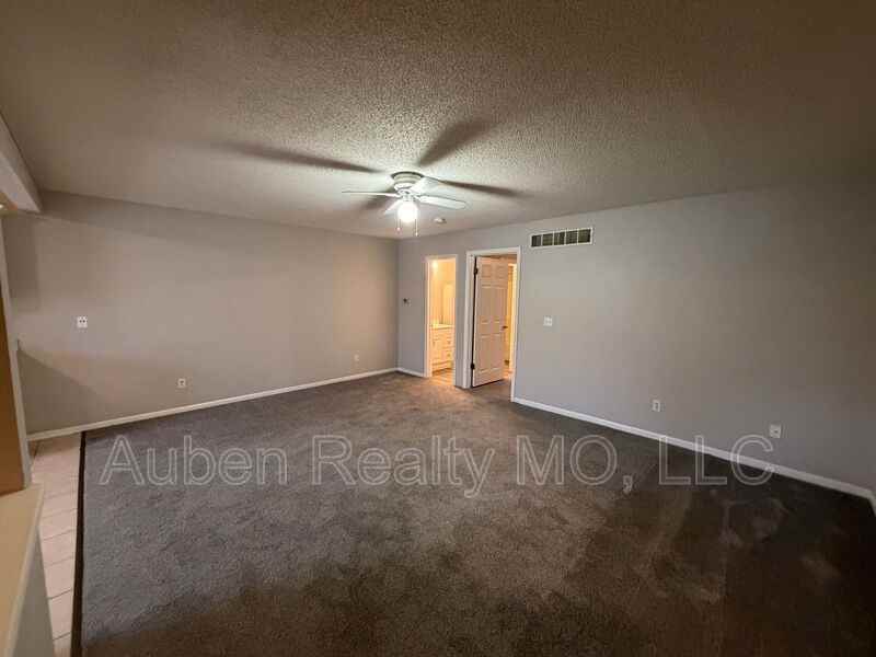 5644 N Anita Ave - Photo 2 of 19