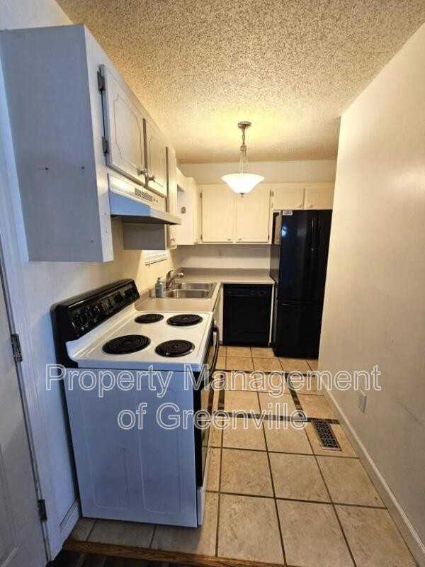 107 Fowler St - Photo 2 of 18