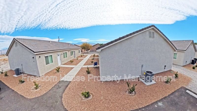 1111 Sixshooter Ave - Photo 4 of 29