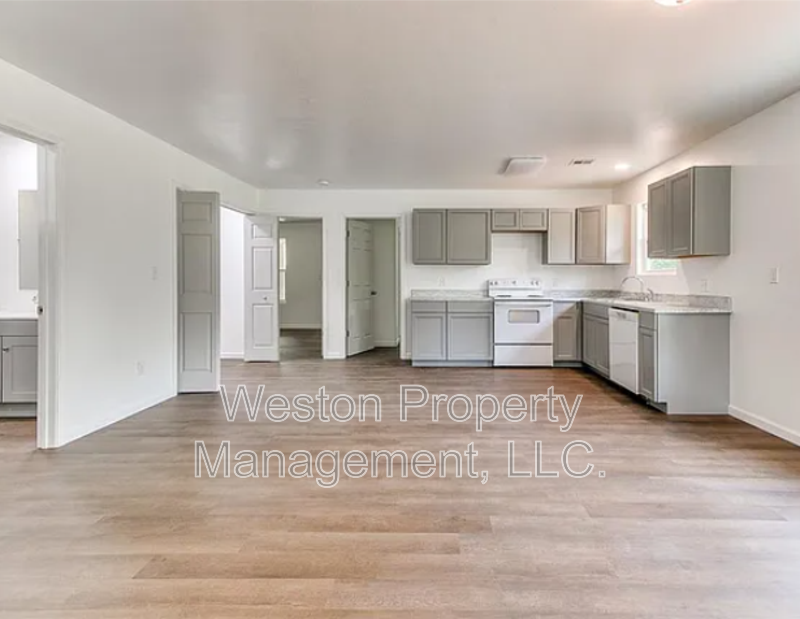 1823 E Rutgers Ave - Photo 2 of 8